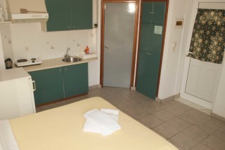 accommodation parathinalos room